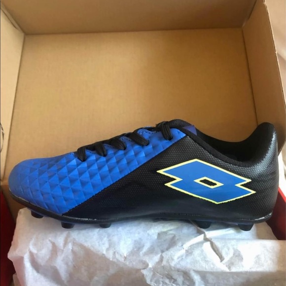 Forza Elite blue soccer cleats in a youth size 4. - Picture 1 of 3